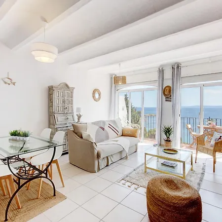 Apartament In Near Sea Roses