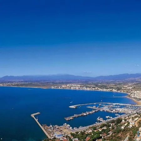 Apartament In Near Sea Roses